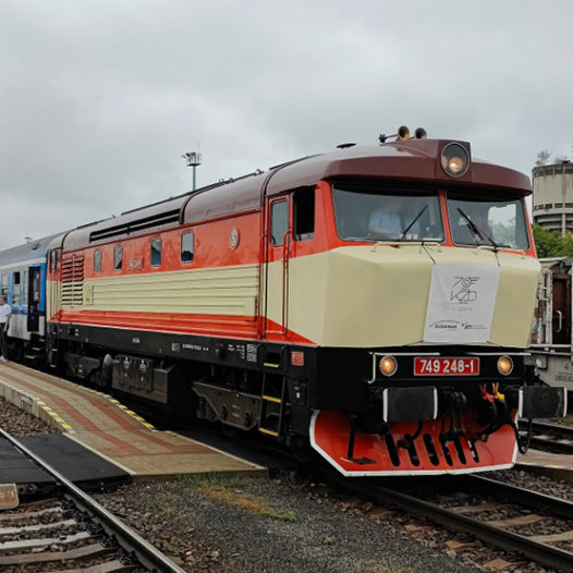 Speciální vlak tažený historickými lokomotivami vypravila Žilinská univerzita